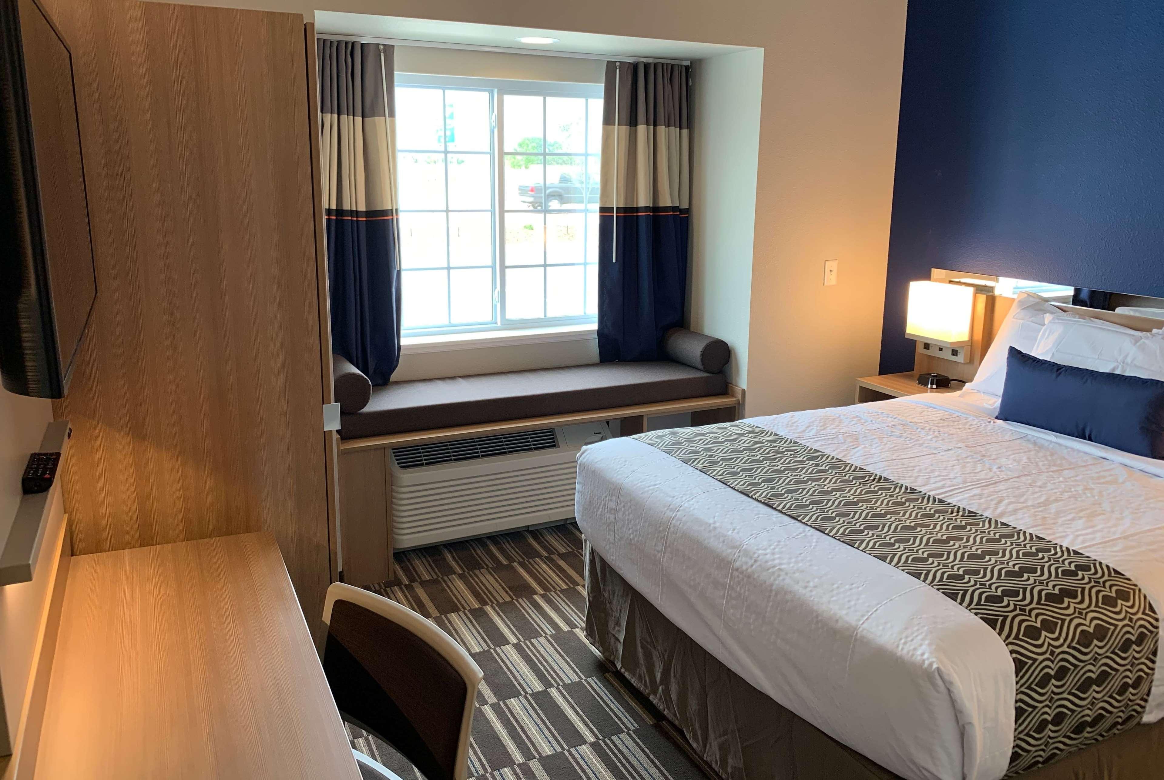 Microtel Inn & Suites By Wyndham Fountain Fort Carson Buitenkant foto