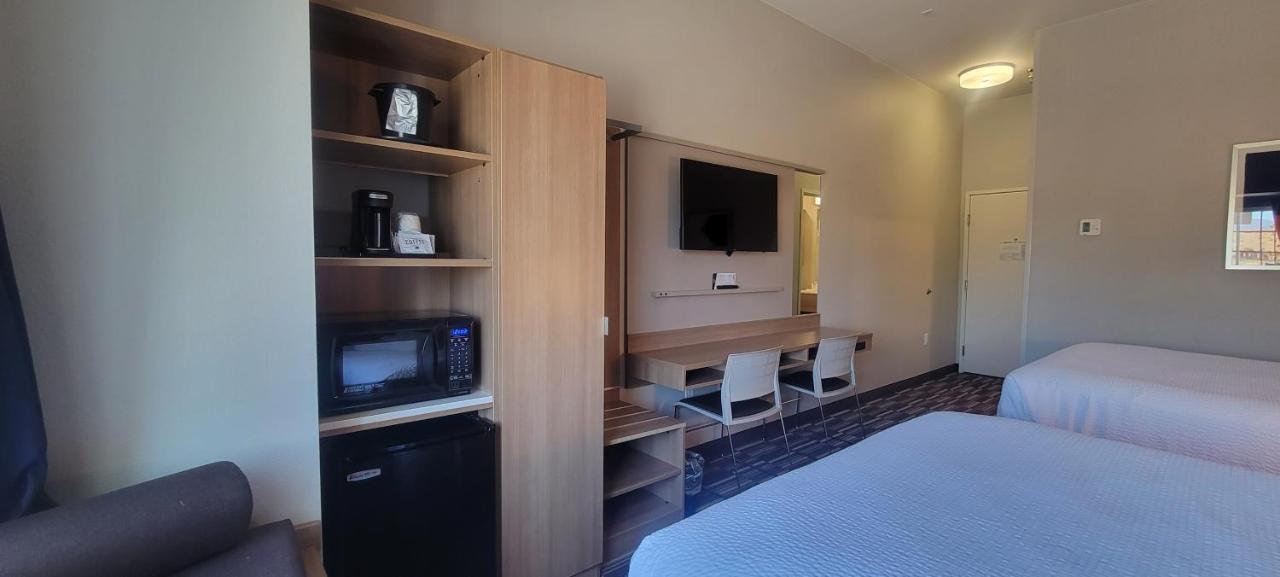 Microtel Inn & Suites By Wyndham Fountain Fort Carson Buitenkant foto