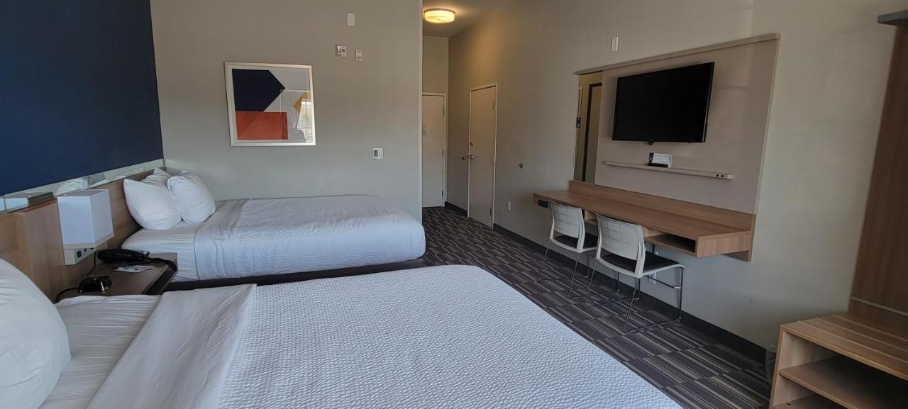 Microtel Inn & Suites By Wyndham Fountain Fort Carson Buitenkant foto