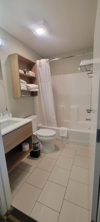 Microtel Inn & Suites By Wyndham Fountain Fort Carson Buitenkant foto