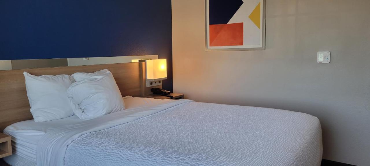 Microtel Inn & Suites By Wyndham Fountain Fort Carson Buitenkant foto