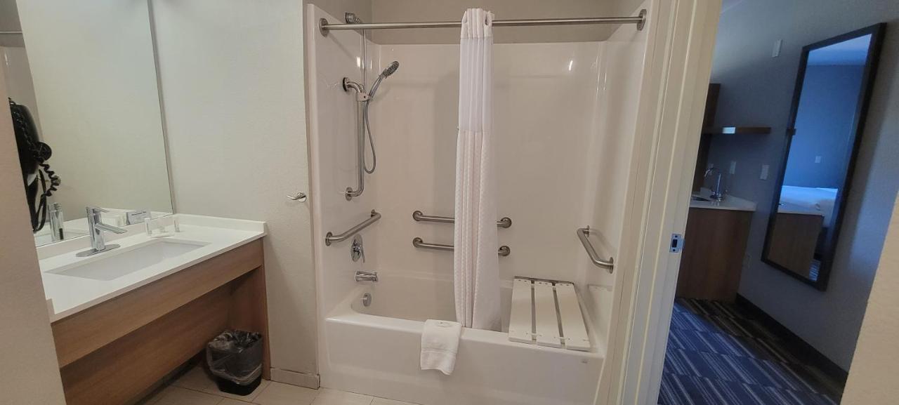Microtel Inn & Suites By Wyndham Fountain Fort Carson Buitenkant foto