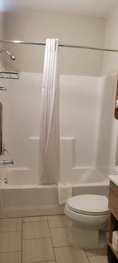 Microtel Inn & Suites By Wyndham Fountain Fort Carson Buitenkant foto