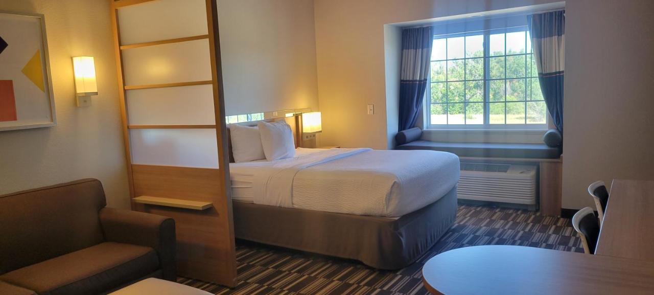 Microtel Inn & Suites By Wyndham Fountain Fort Carson Buitenkant foto