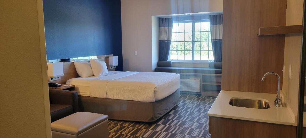 Microtel Inn & Suites By Wyndham Fountain Fort Carson Buitenkant foto